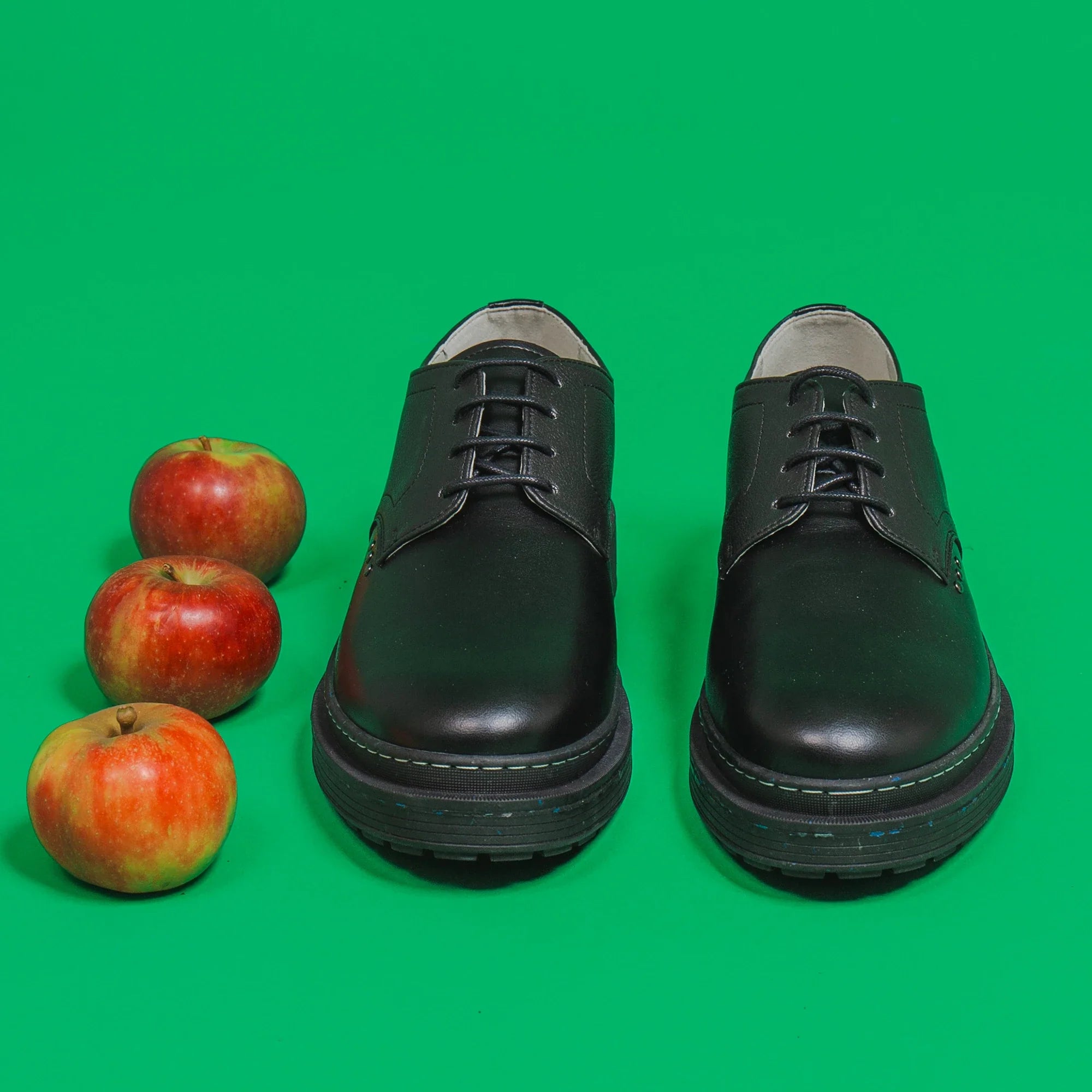 Me.Land Lander derby vegan cuir pomme noir