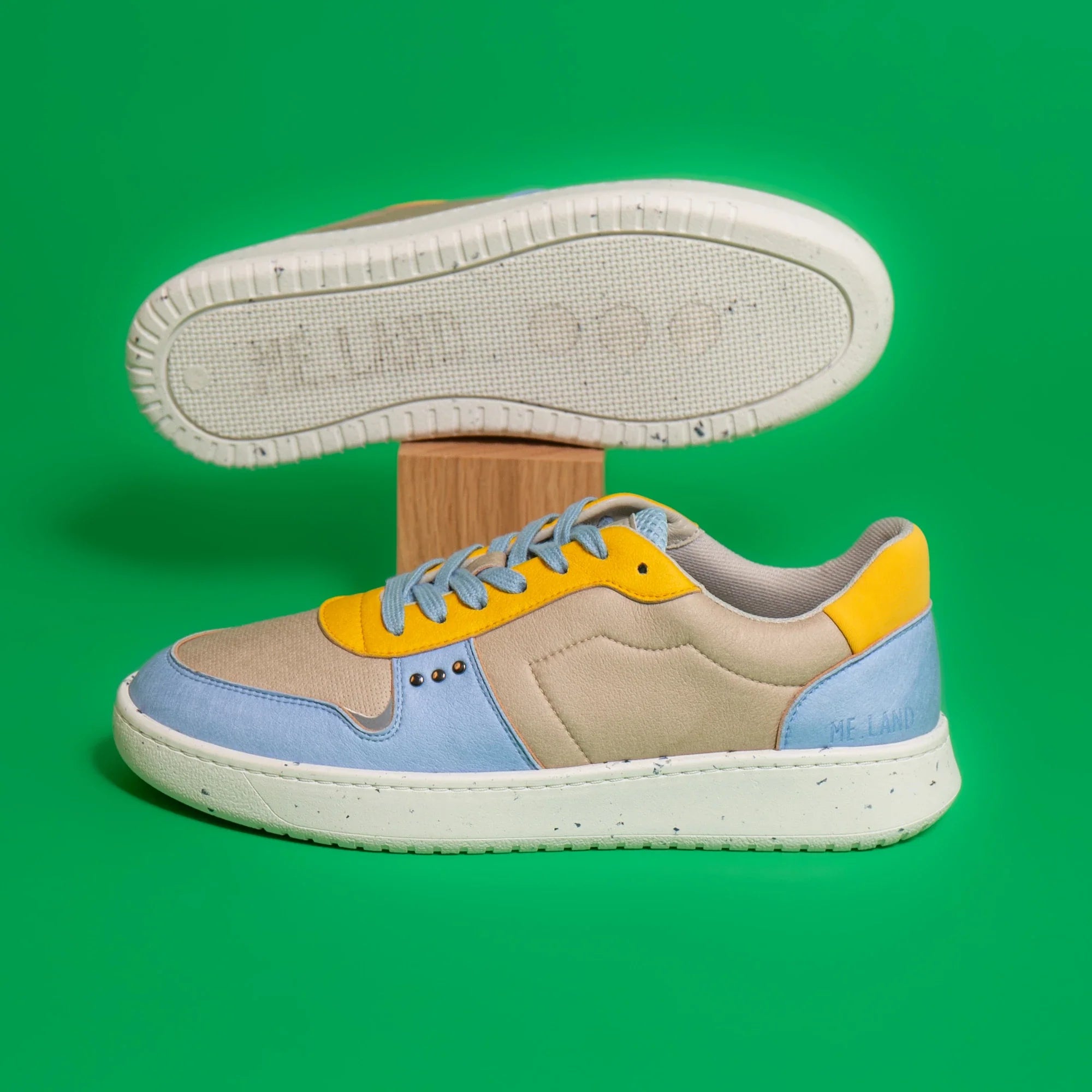 Me.Land Evan baskets vegan beige bleu jaune