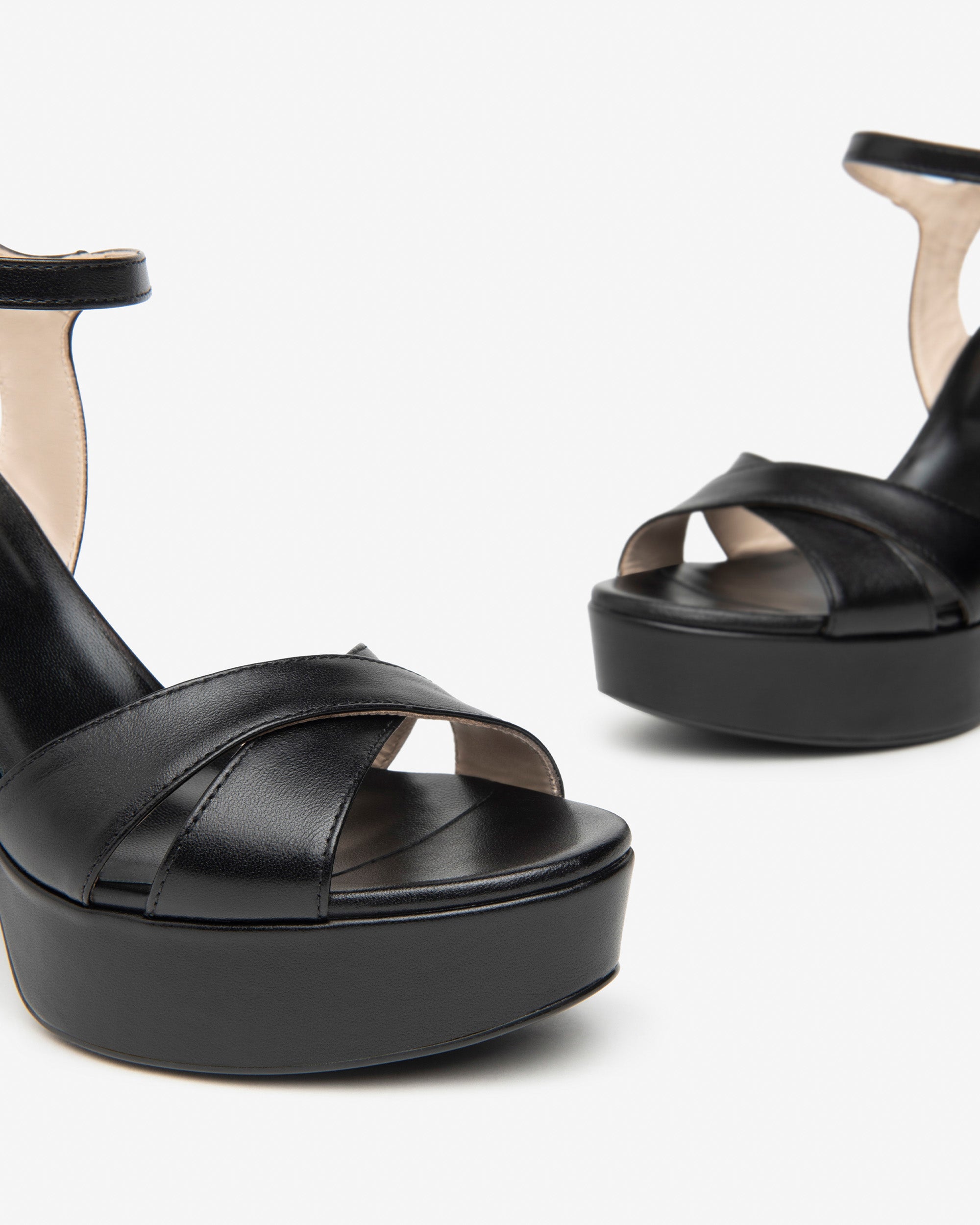 Nero Giardini Sandals sandales cuir femme confort