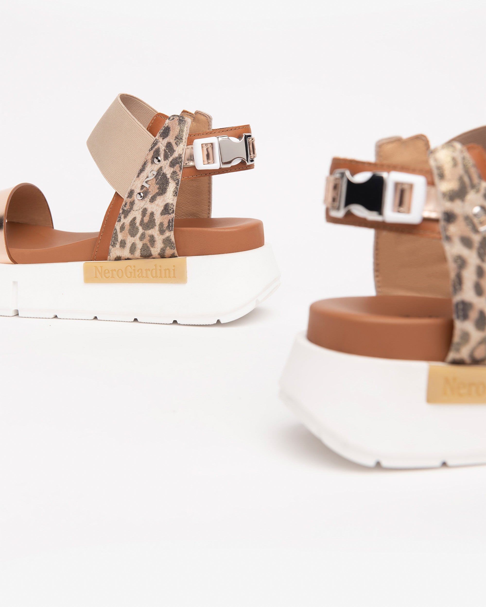 Nero Giardini Sandals Sandales Cuir Femme Été