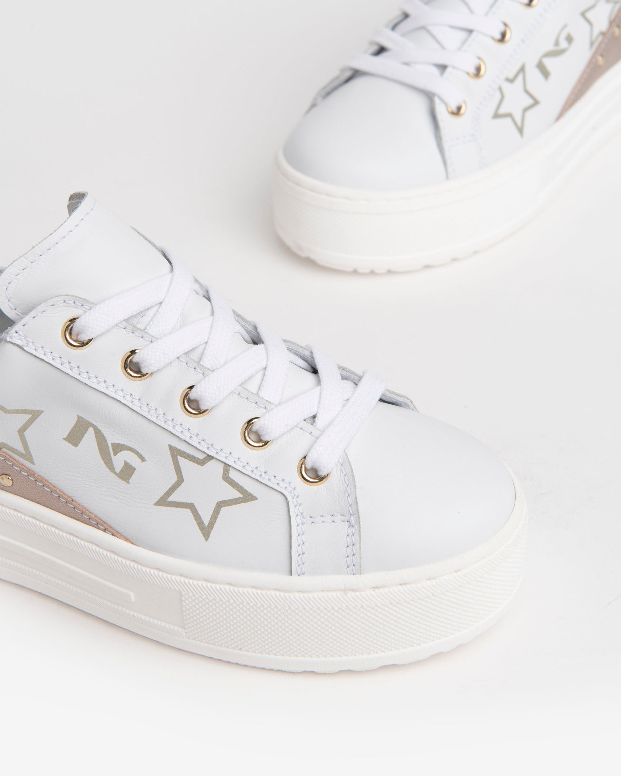 Nero Giardini Sneakers cuir fille clous zip pointure 34