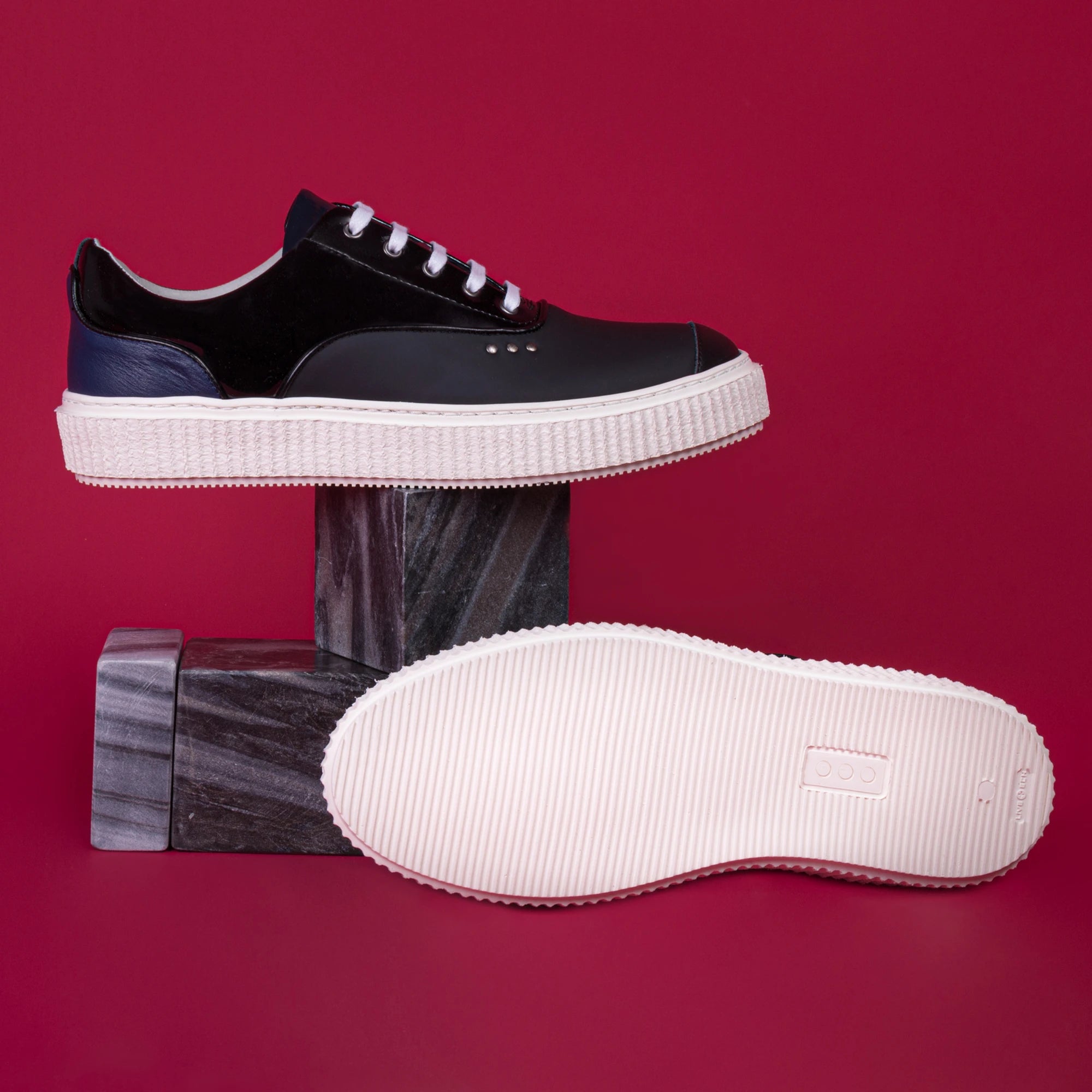 Me.Land Meaker basket cuir noir bleu mémoire forme
