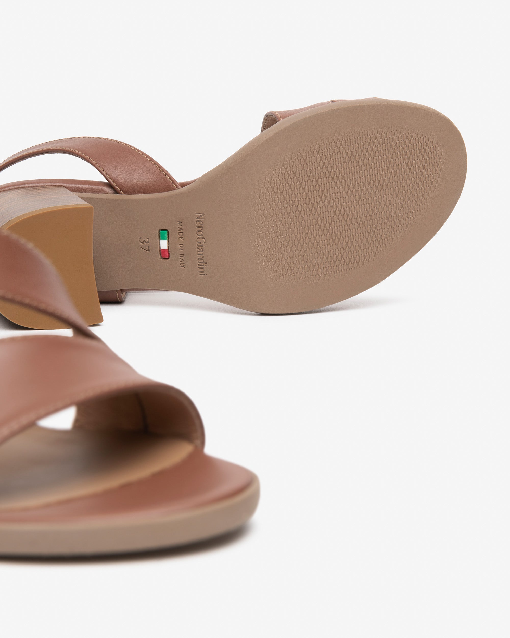 Nero Giardini Sandals sandales cuir femme été