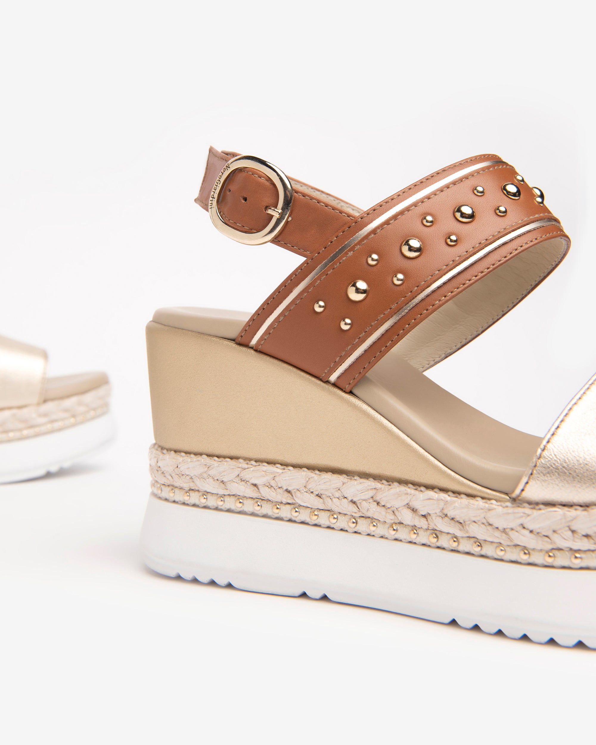 Nero Giardini Sandals sandales cuir femme compensées cloutées