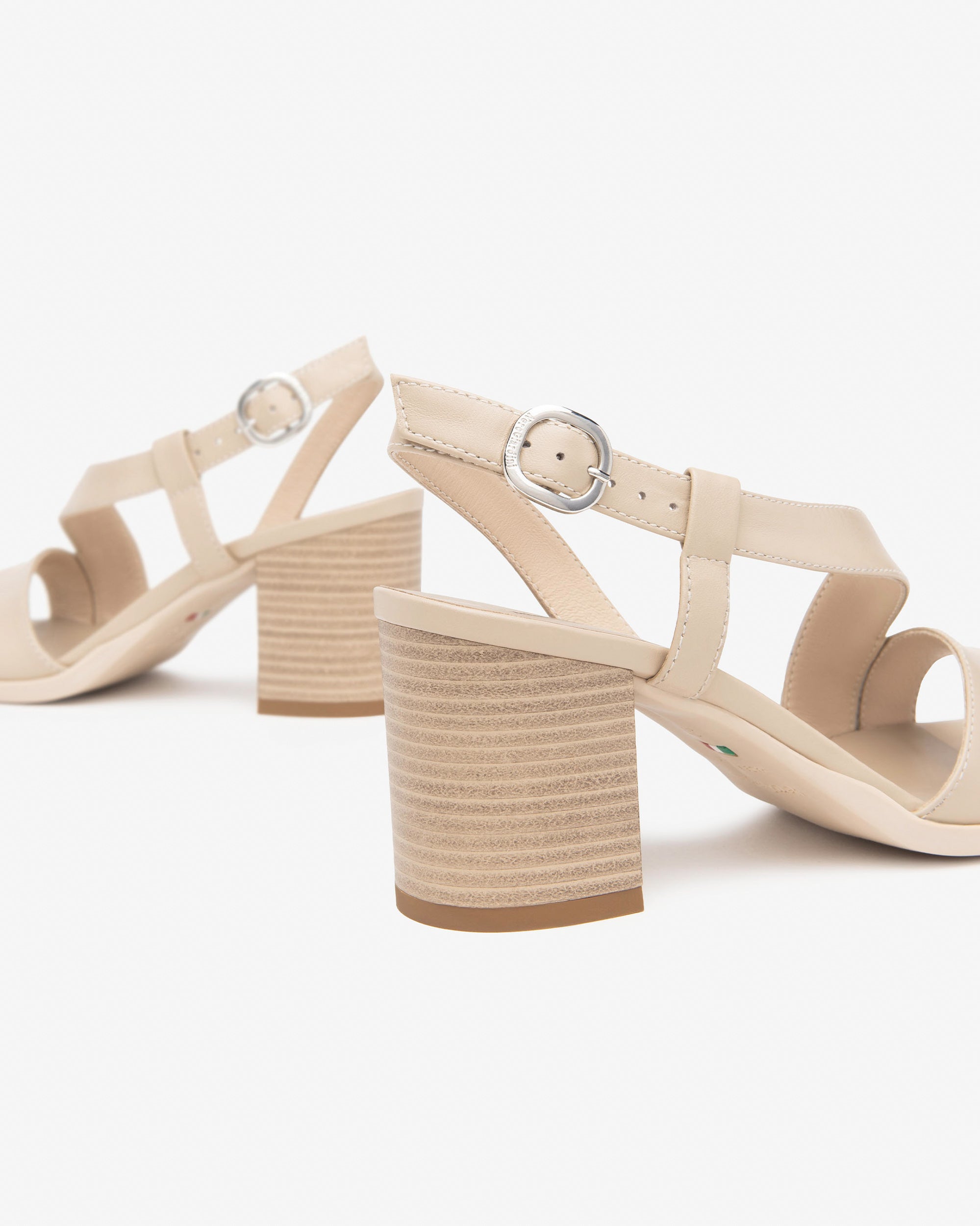 Nero Giardini Sandales cuir femme confort été