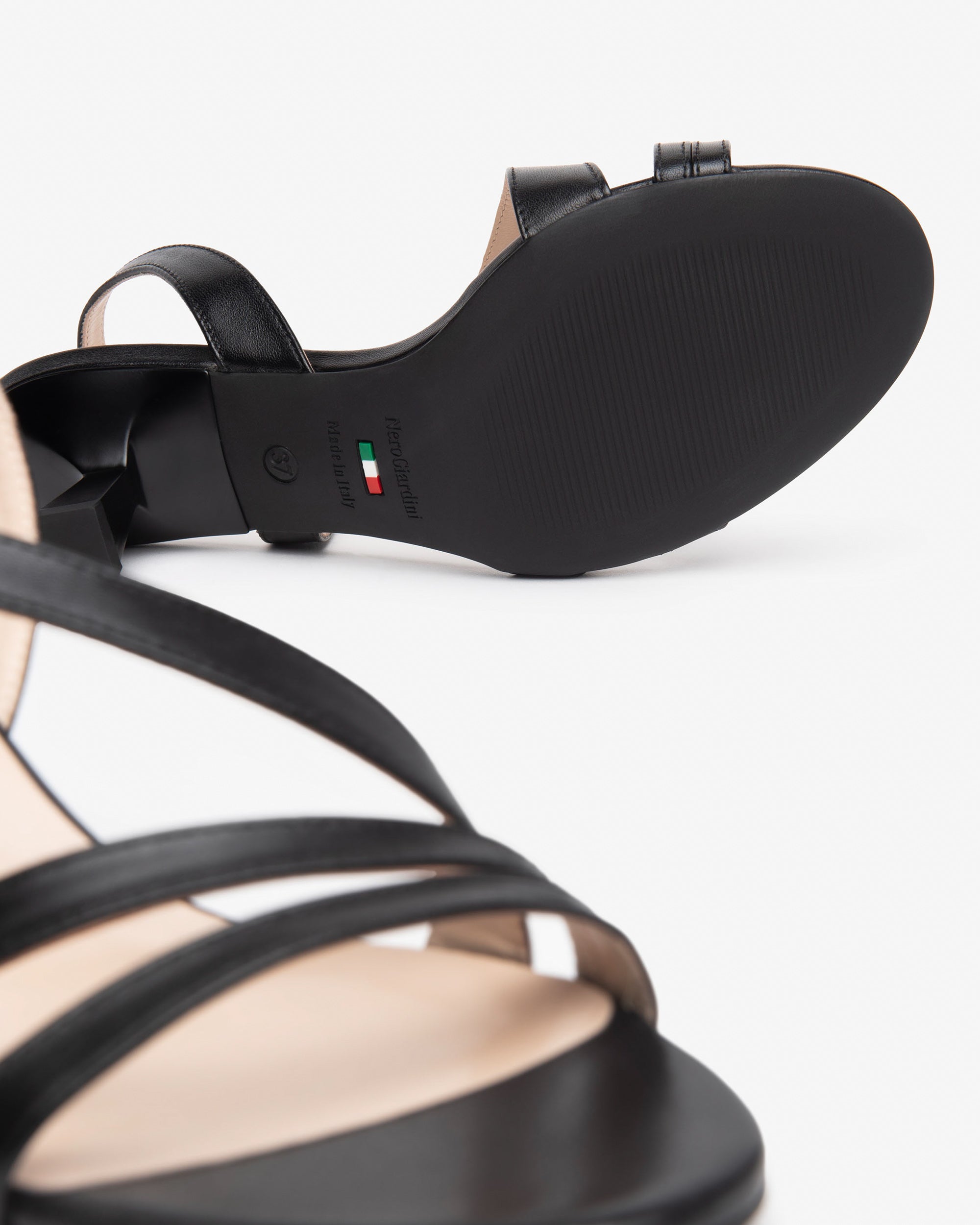 Nero Giardini Sandals sandales cuir femme élégantes