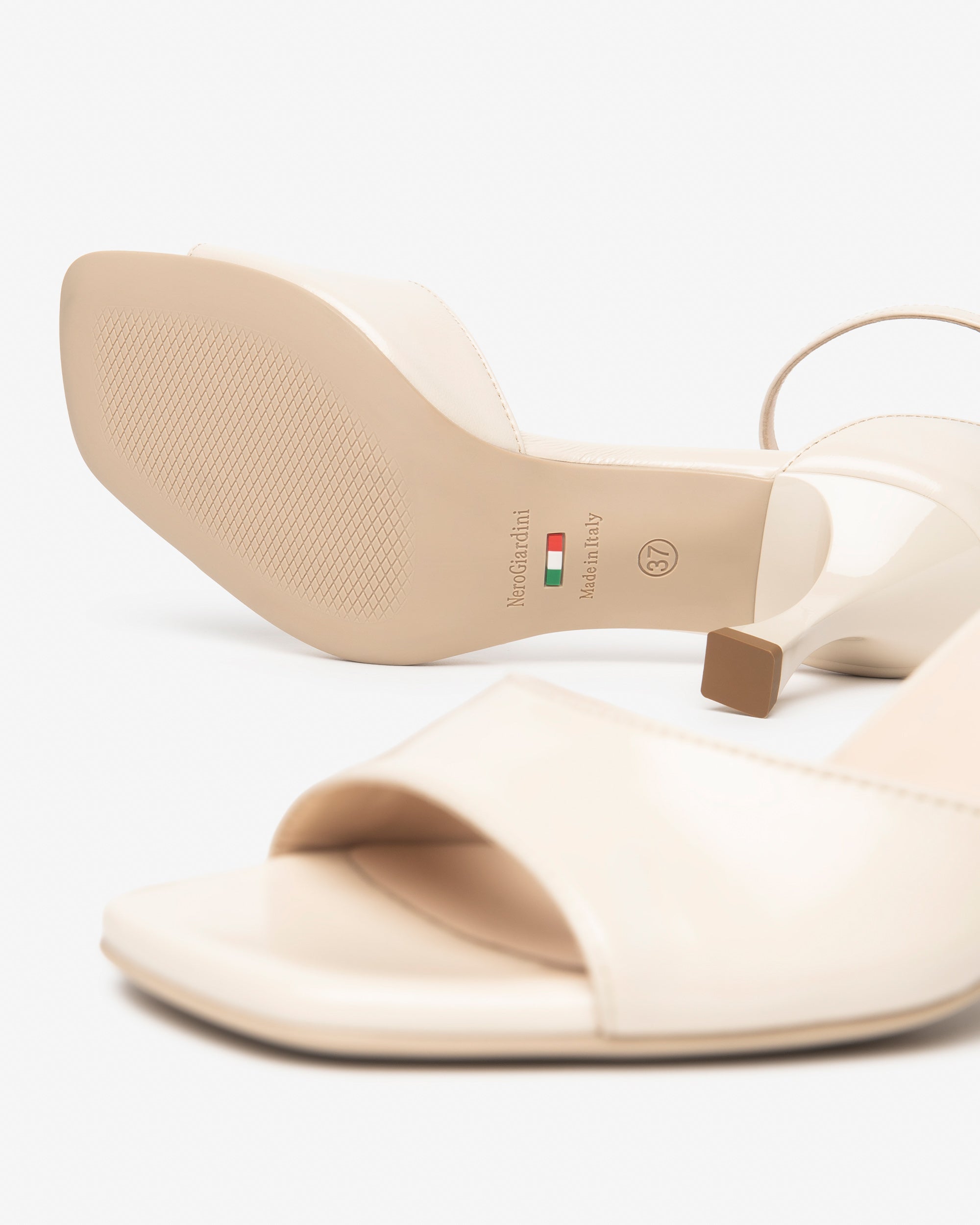 Nero Giardini Sandals sandales cuir femme cérémonie