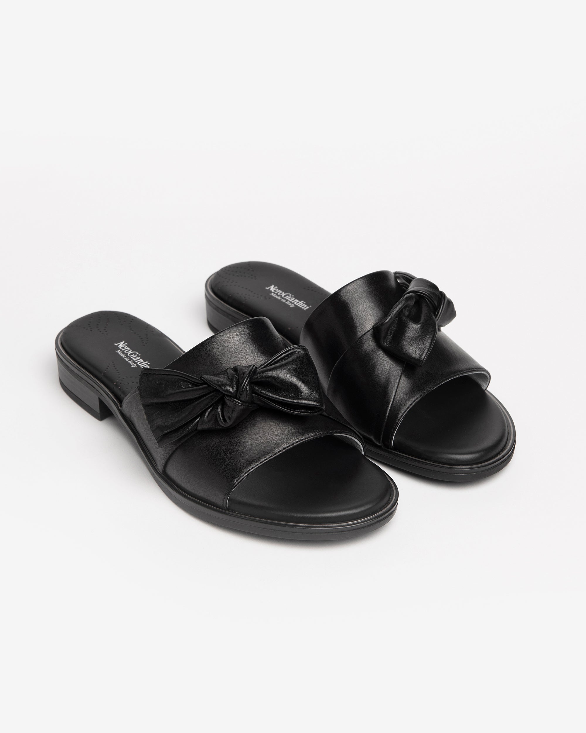 Nero Giardini Slippers mules cuir femme noeud 2,5 cm