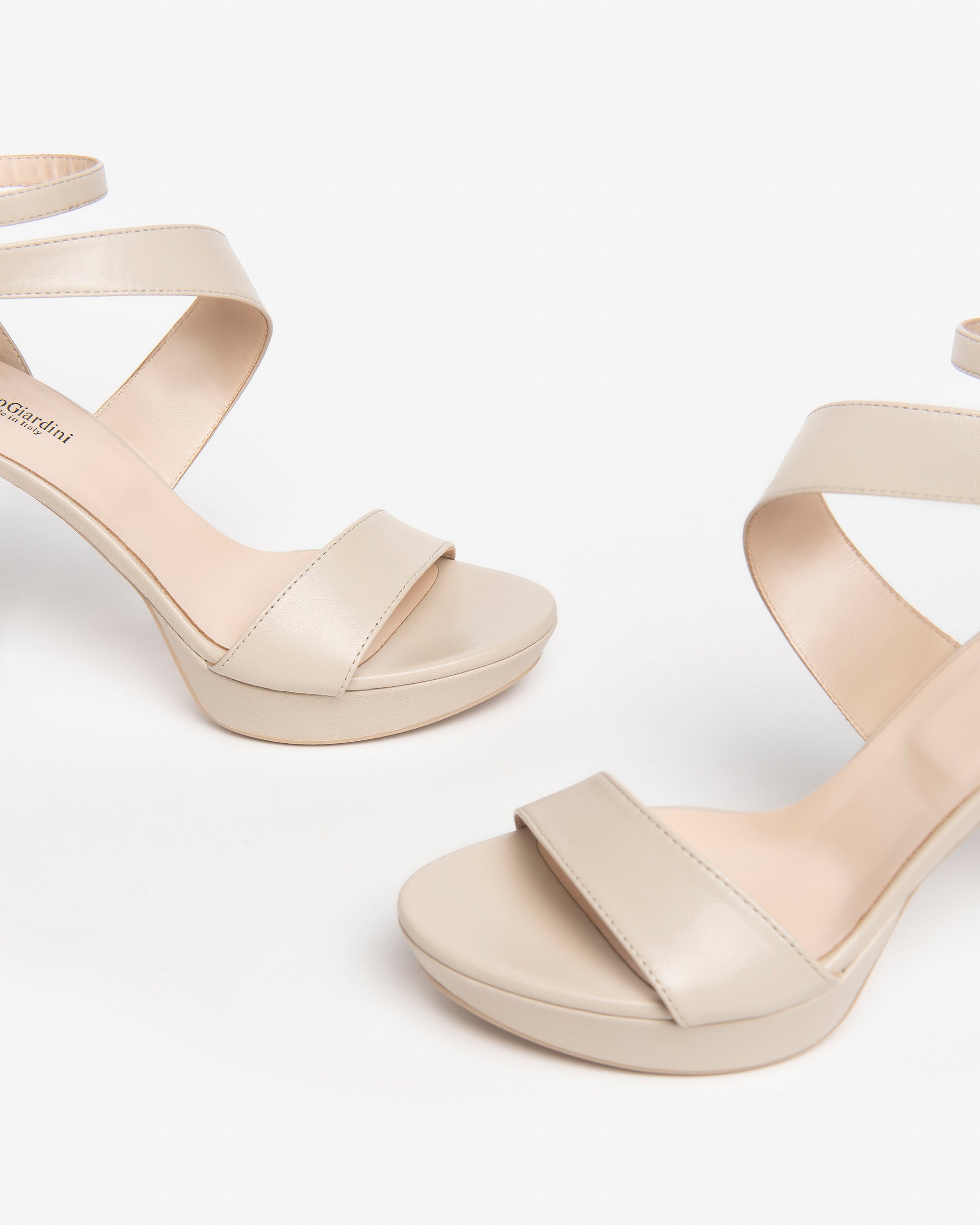 Nero Giardini Sandals sandales cuir femme élégantes