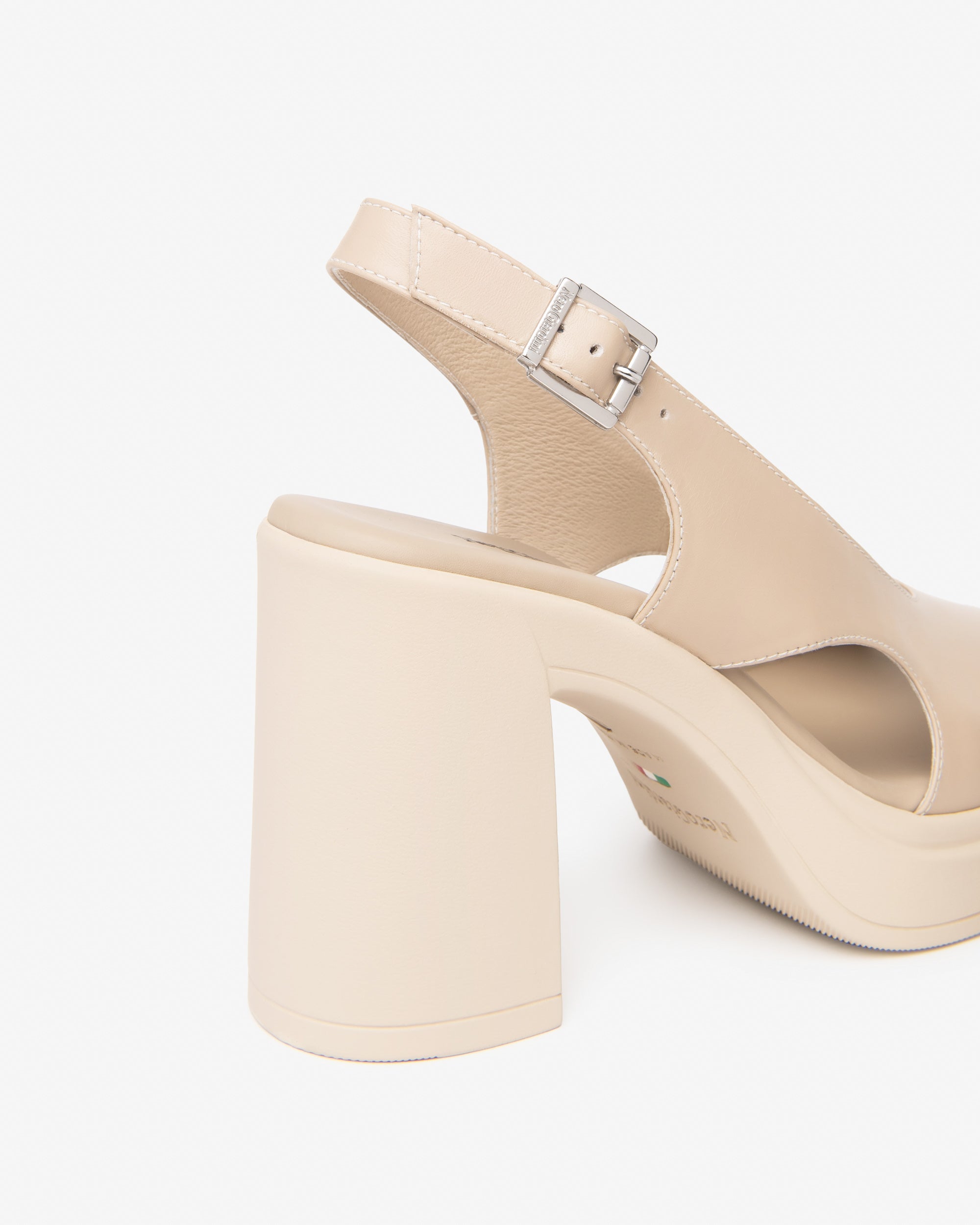 Nero Giardini Sandals sandales cuir femme confort