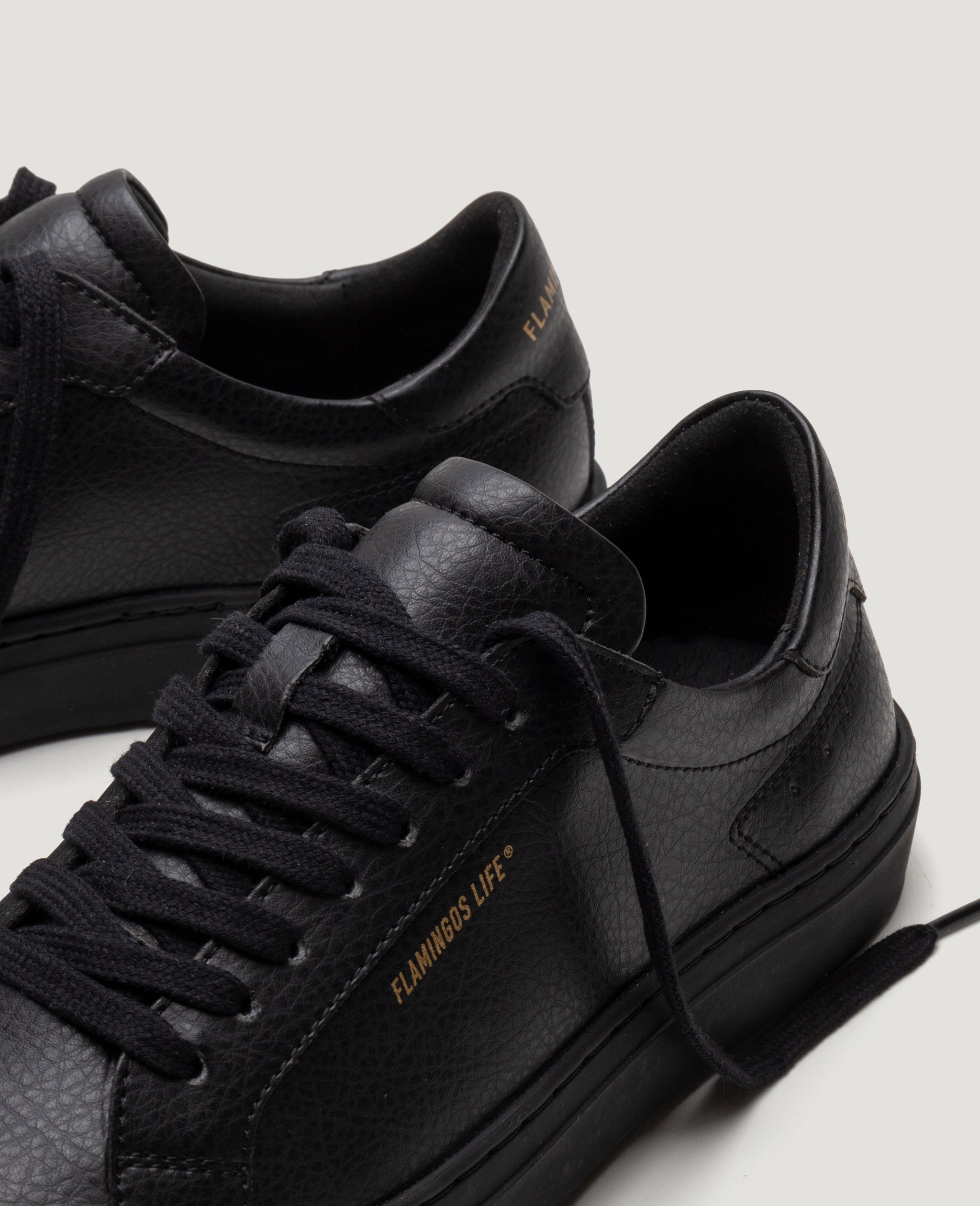 Flamingos Life Hampton Court Triple Black baskets noires