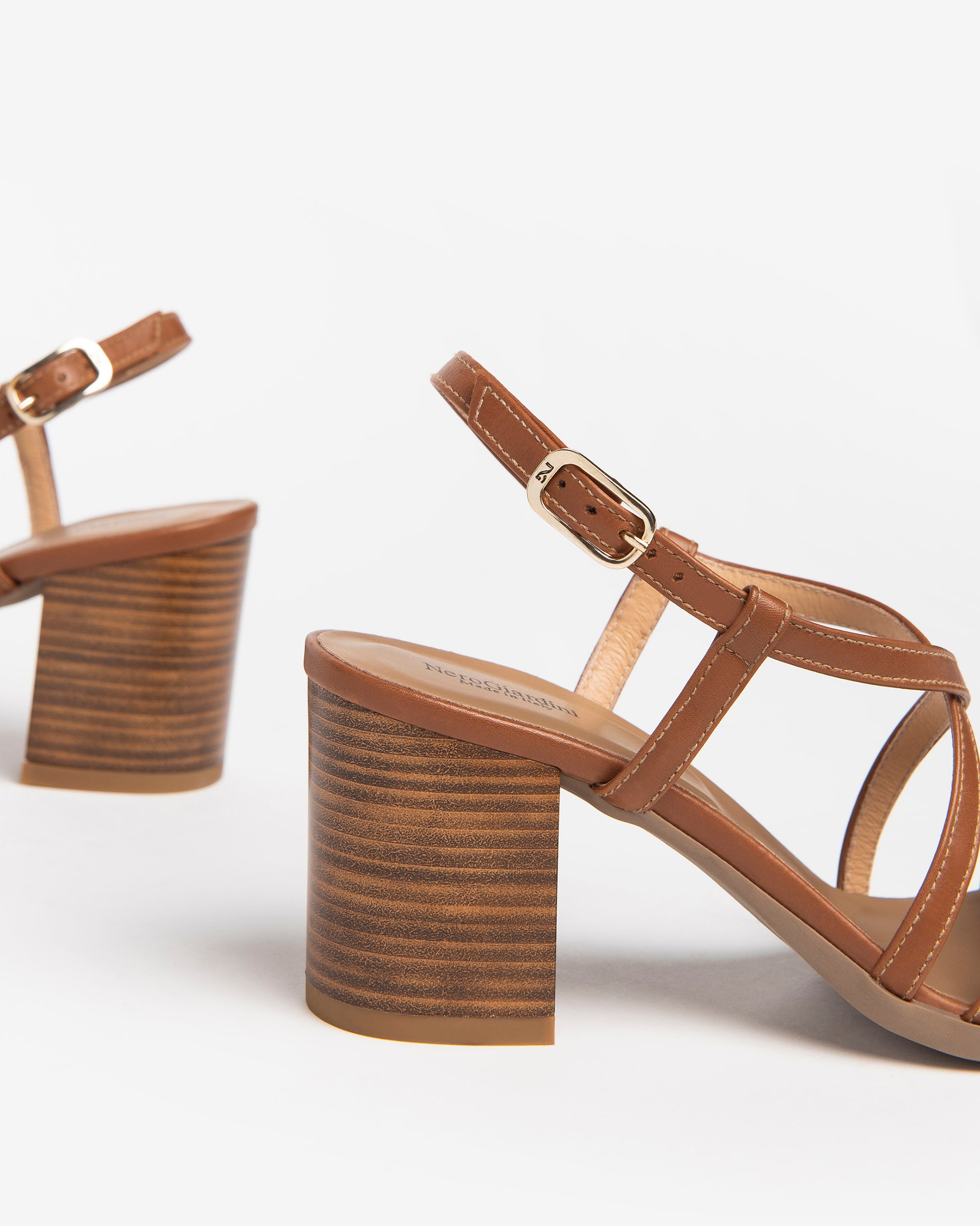 Nero Giardini Sandals sandales cuir femme confort