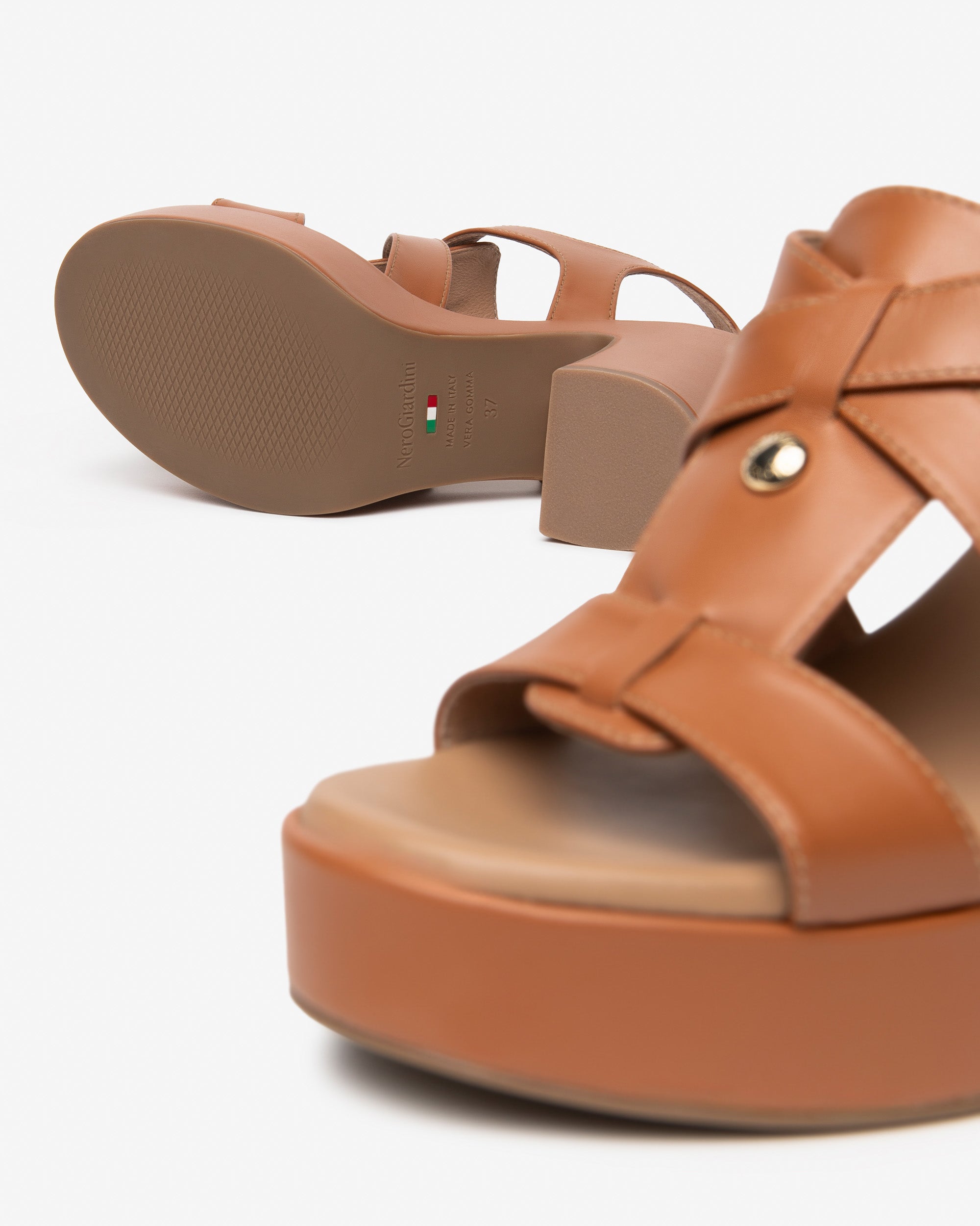 Nero Giardini Sandals sandales cuir femme 37 été