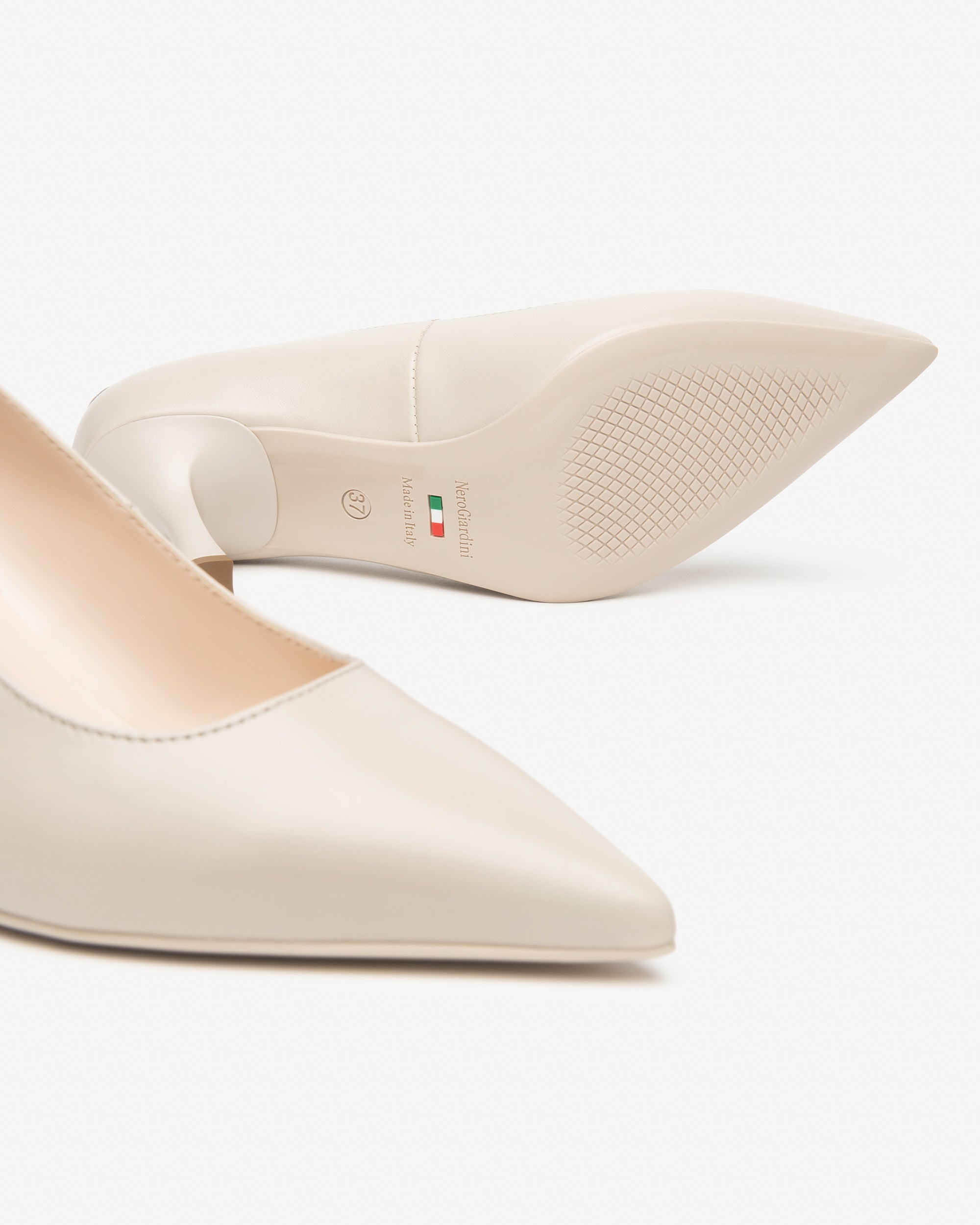 Nero Giardini Décolleté escarpins cuir bout pointu 38