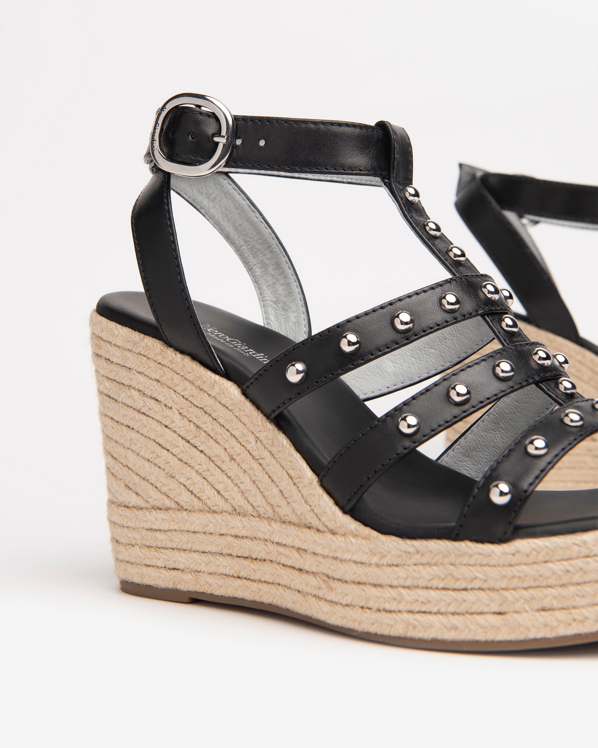 Nero Giardini Sandals sandales cuir femme compensées clous