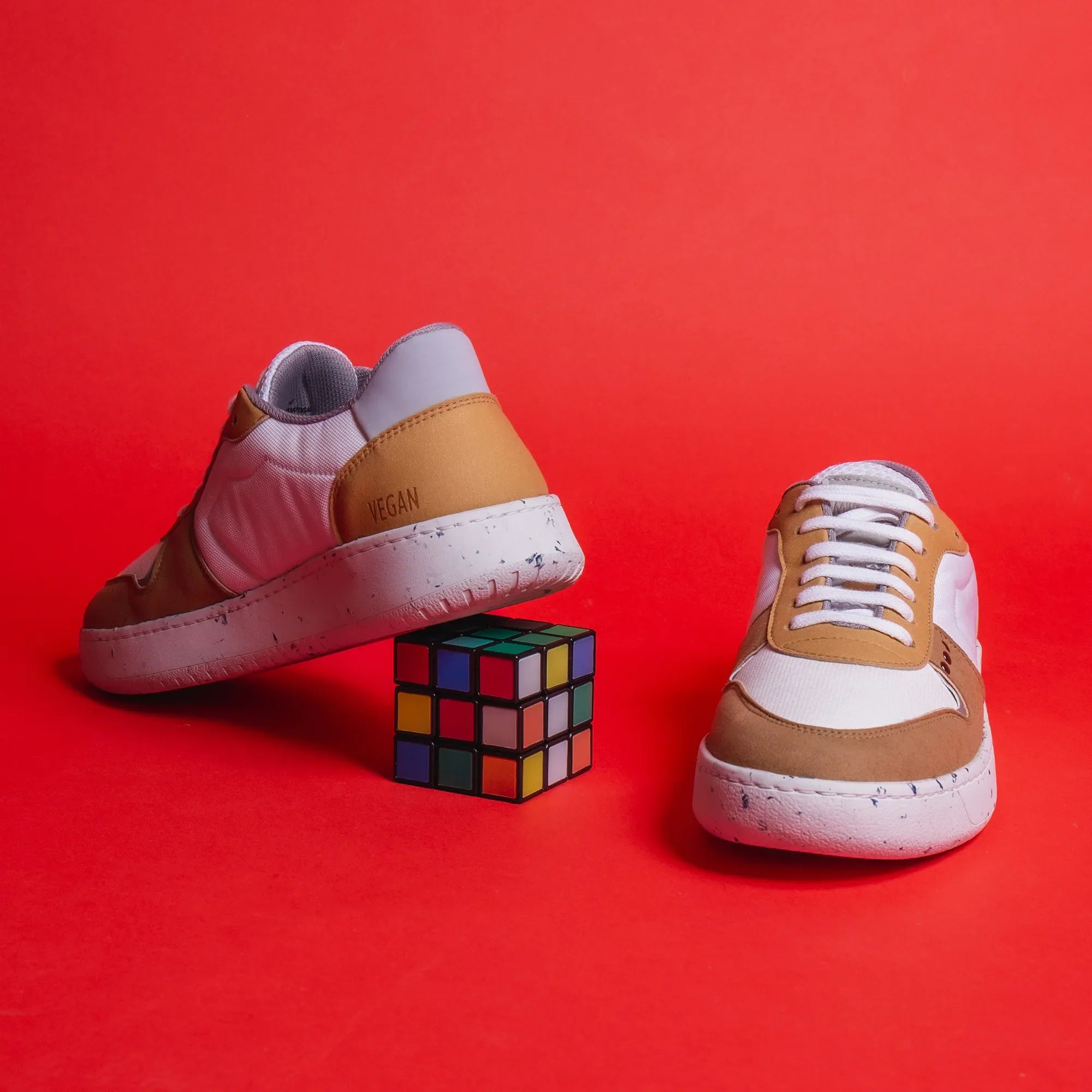 Me.Land Evan baskets vegan blanc cognac taille 39