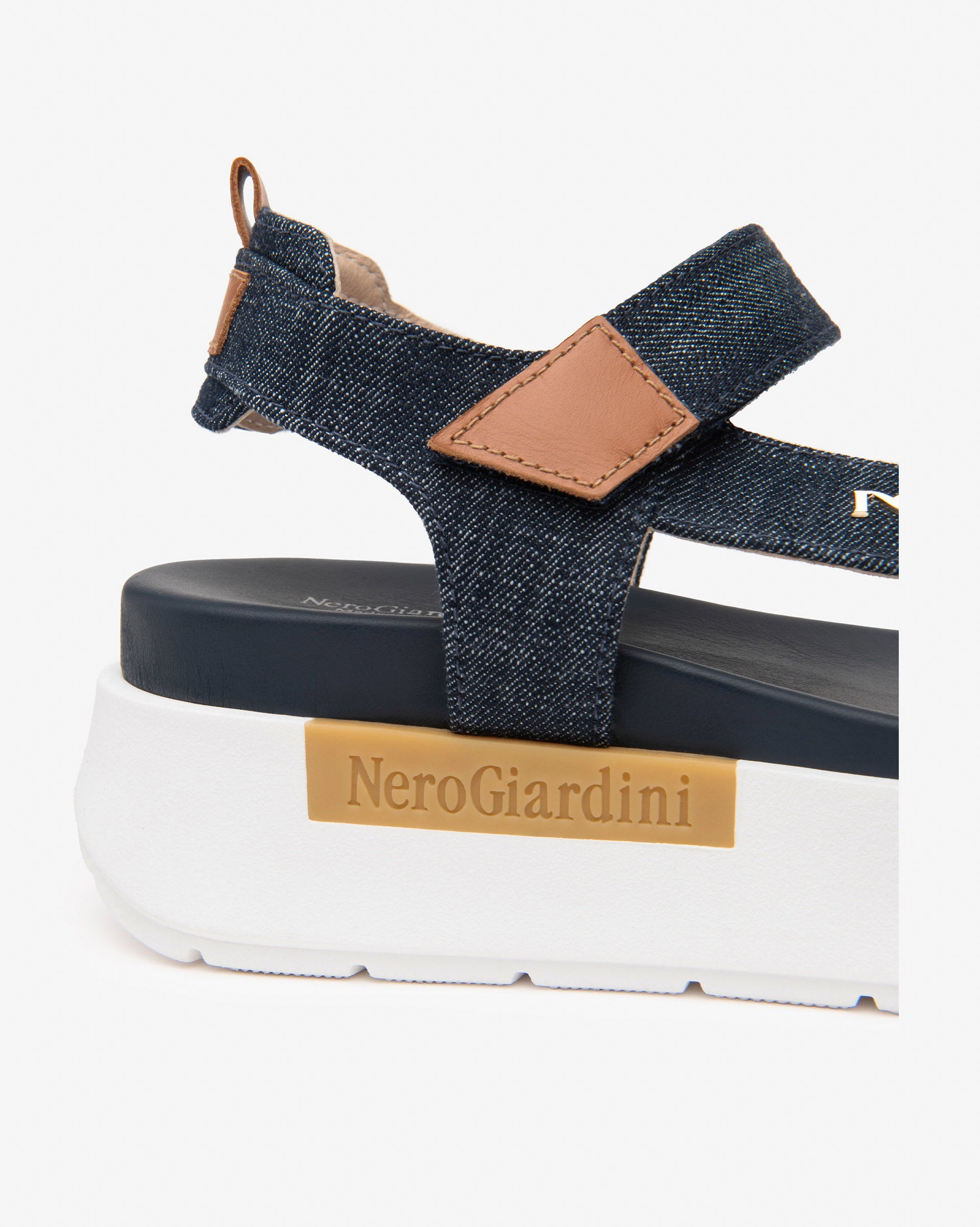 Nero Giardini Sandals sandales cuir femme tissu