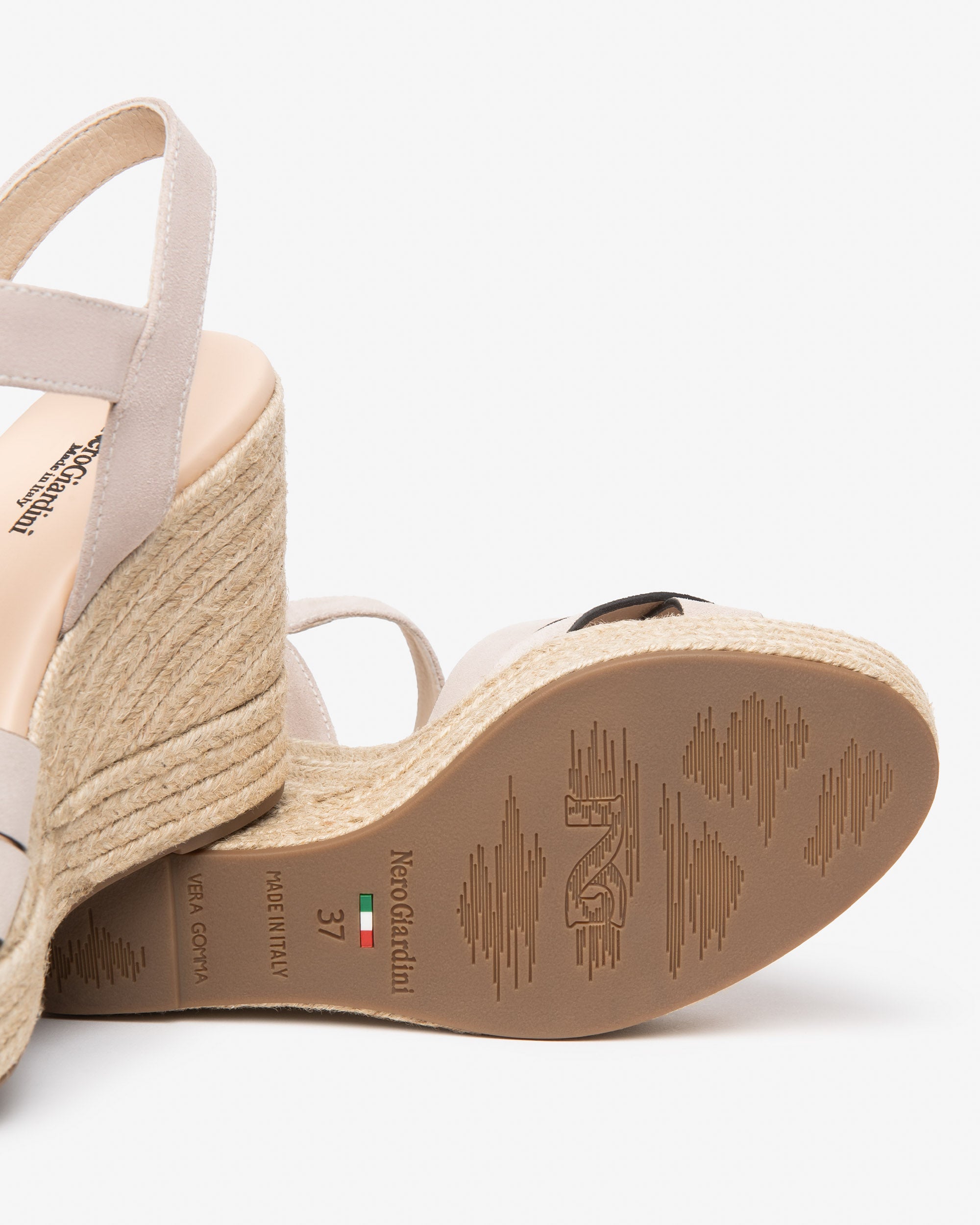 Nero Giardini Sandals sandales daim femme