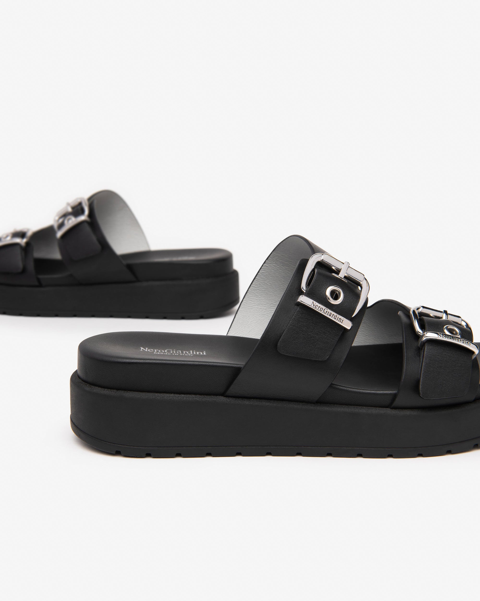 Nero Giardini Slippers mules cuir femme pointure 38