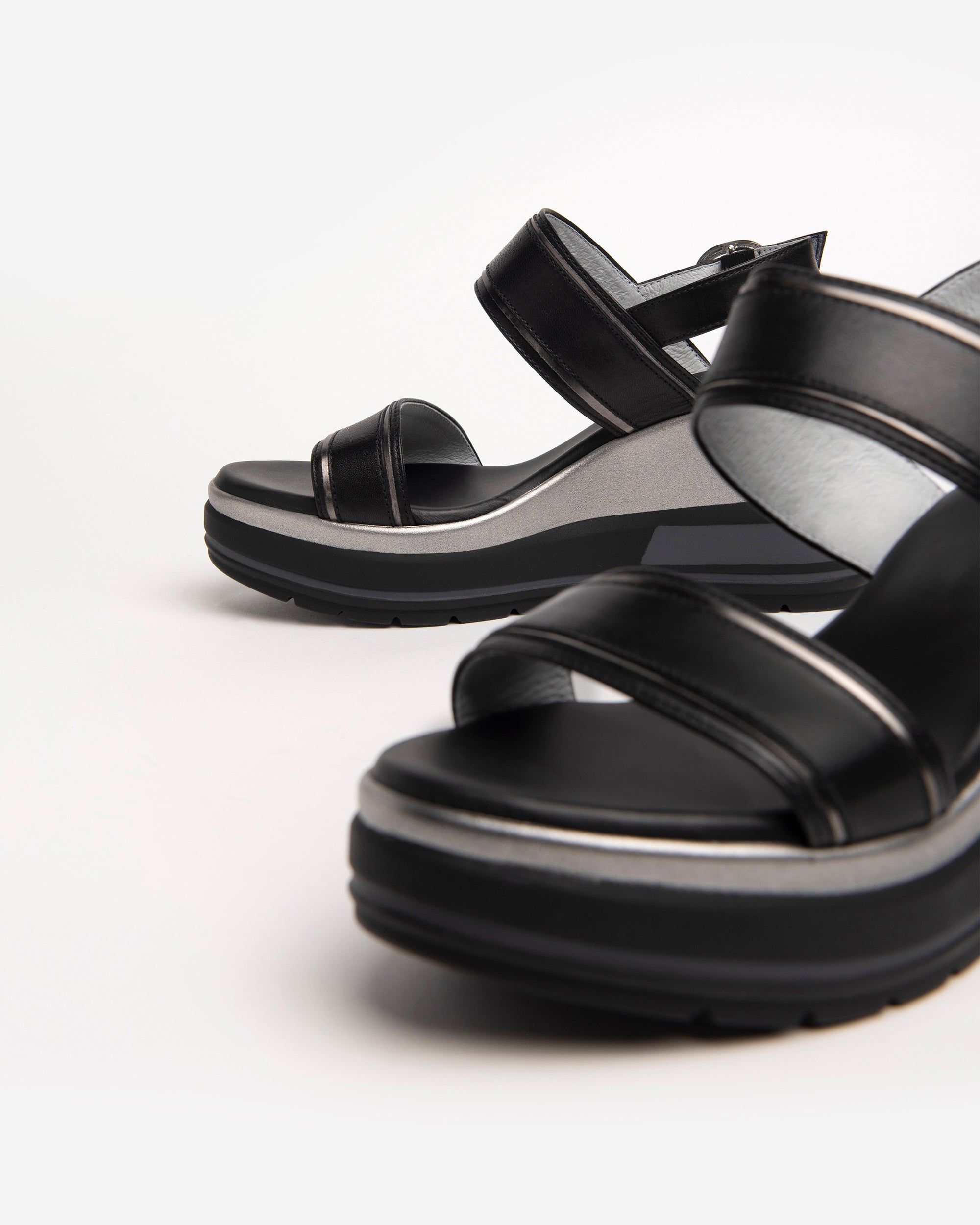 Nero Giardini Sandals sandales cuir femme compensées 7,5cm