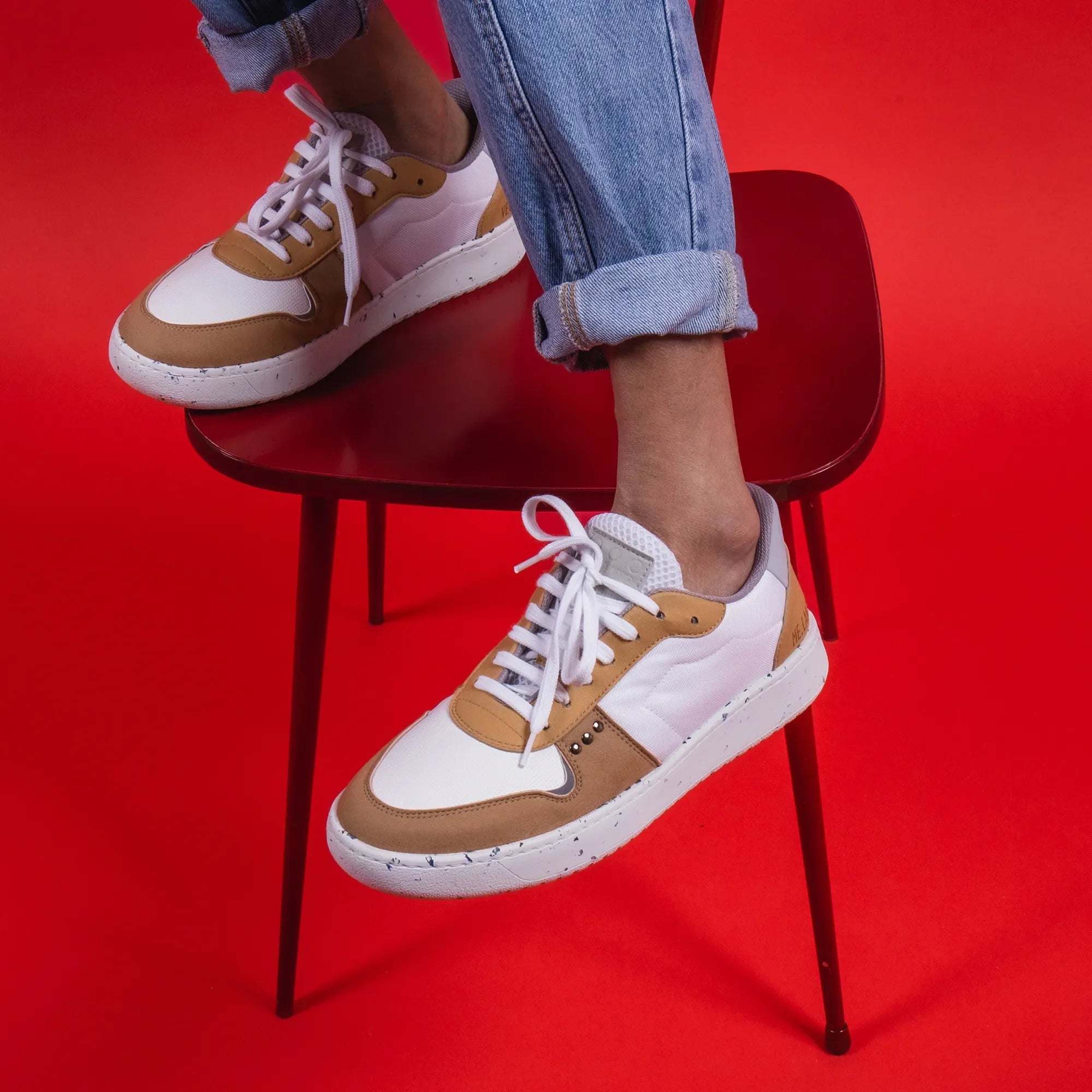 Me.Land Evan baskets vegan blanc cognac taille 39