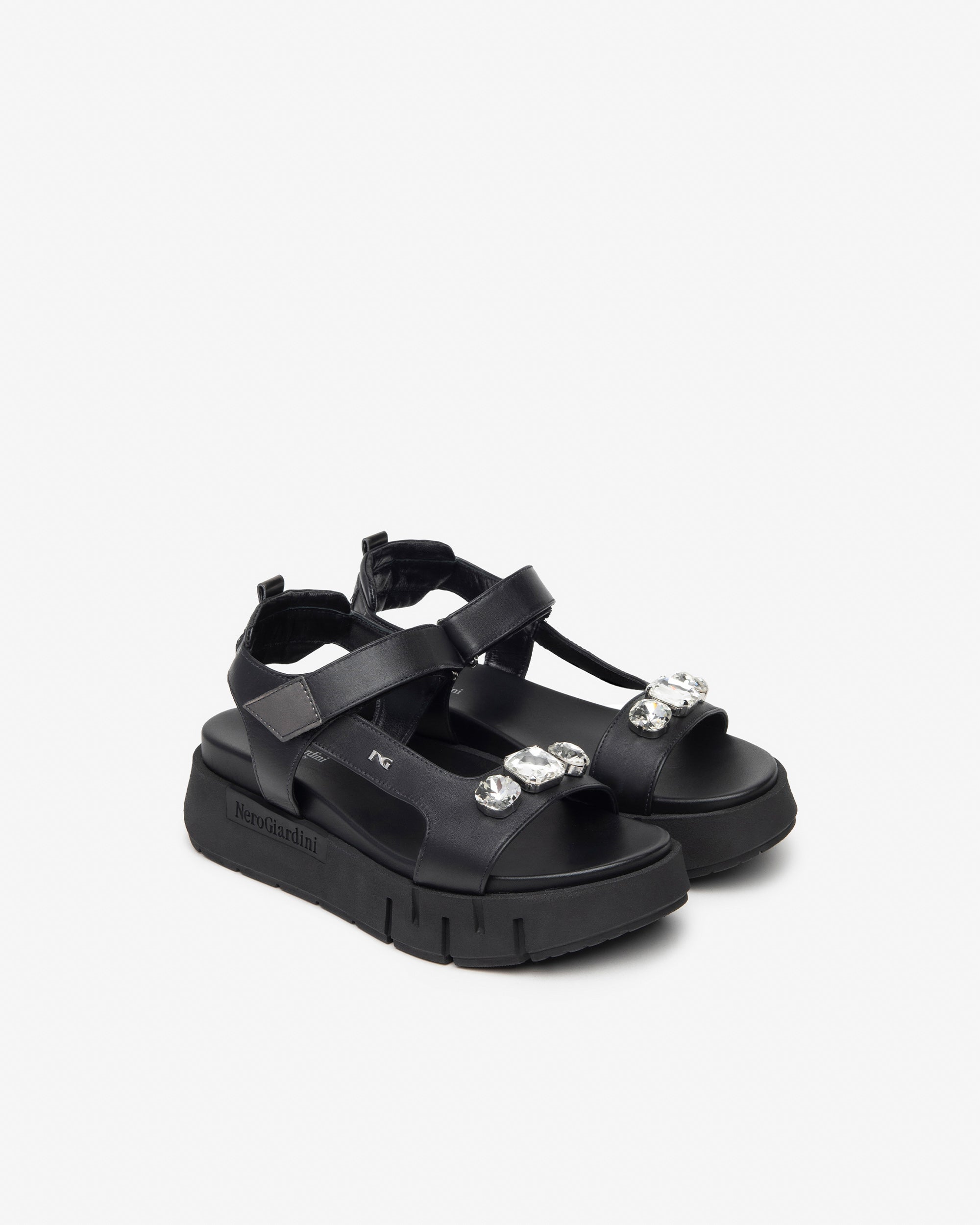 Nero Giardini Sandals sandales cuir tissu femme