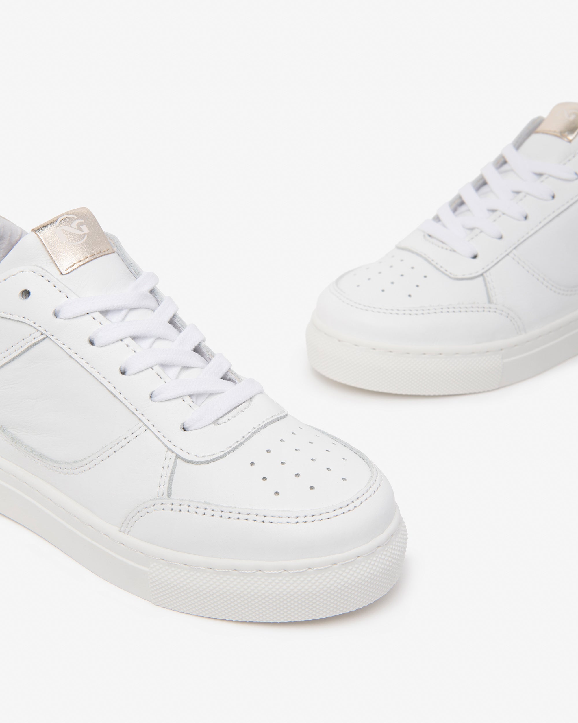 Nero Giardini Sneakers baskets cuir fille lacets légères
