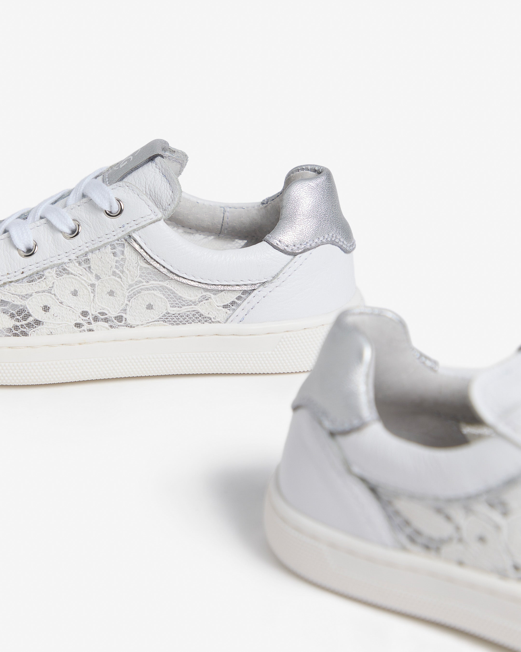 Nero Giardini Sneakers basket fille tissu pointure 28 semelle légère