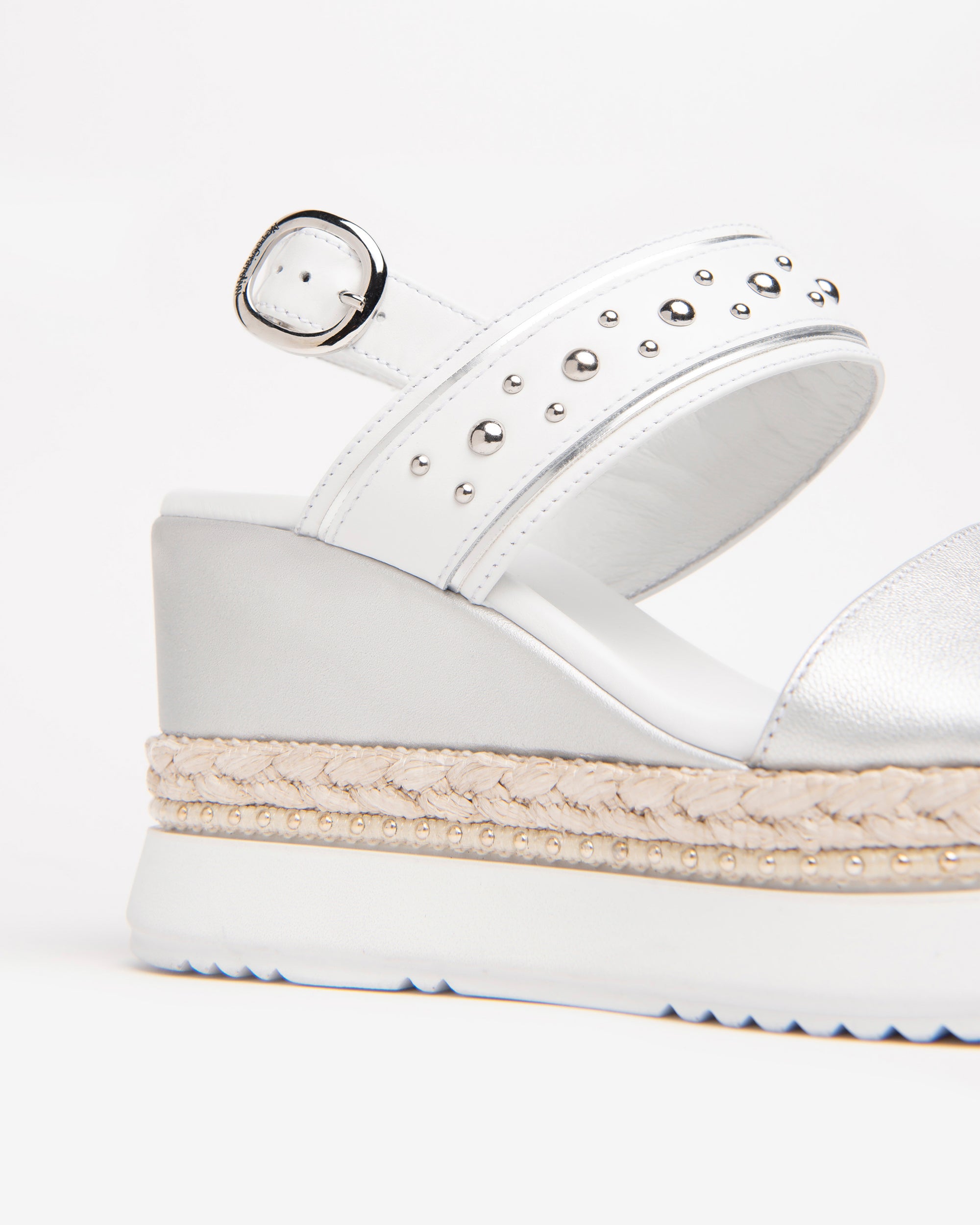 Nero Giardini Sandals sandales cuir femme compensées