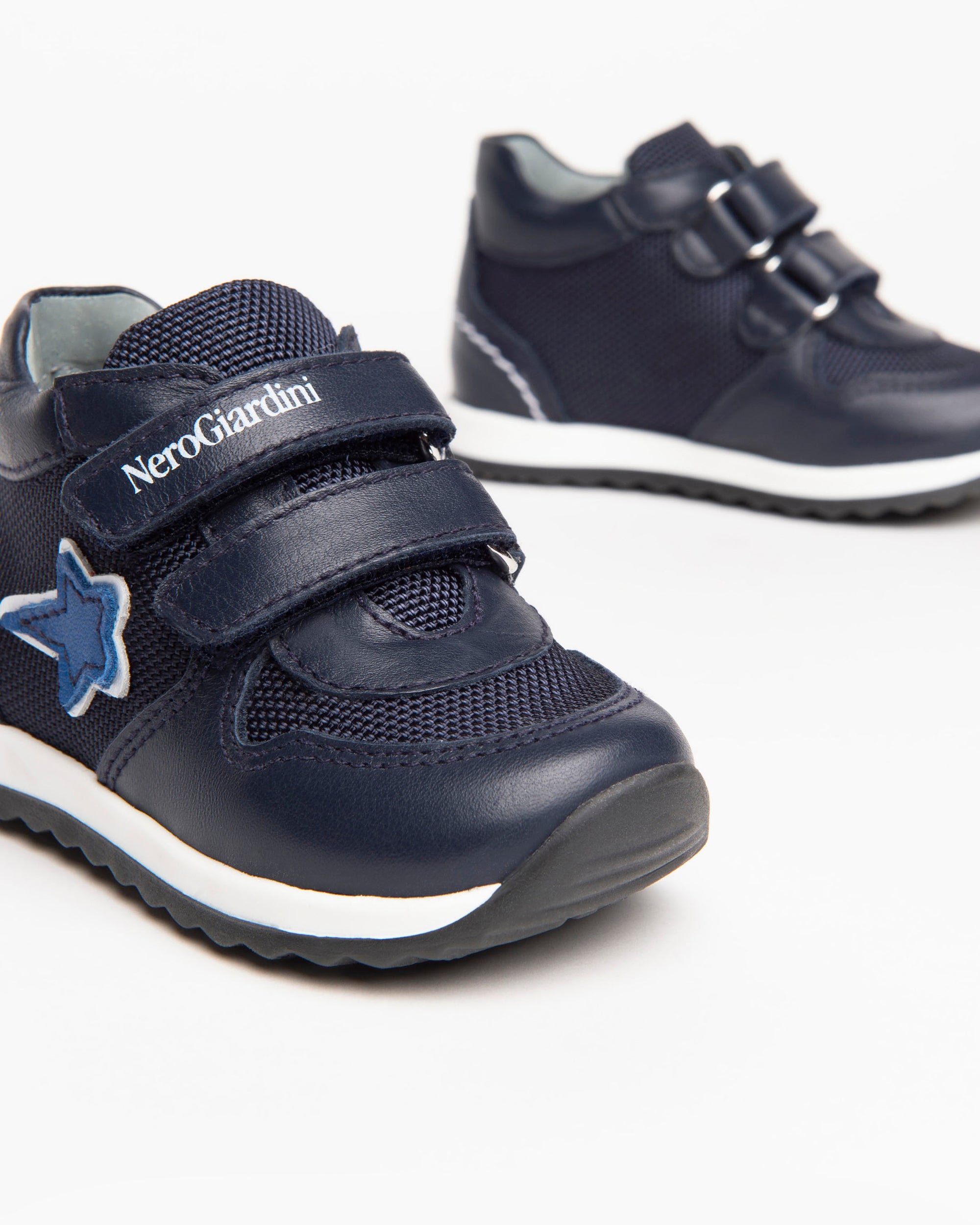 Nero Giardini Sneakers baskets cuir bébé scratch pointure 19