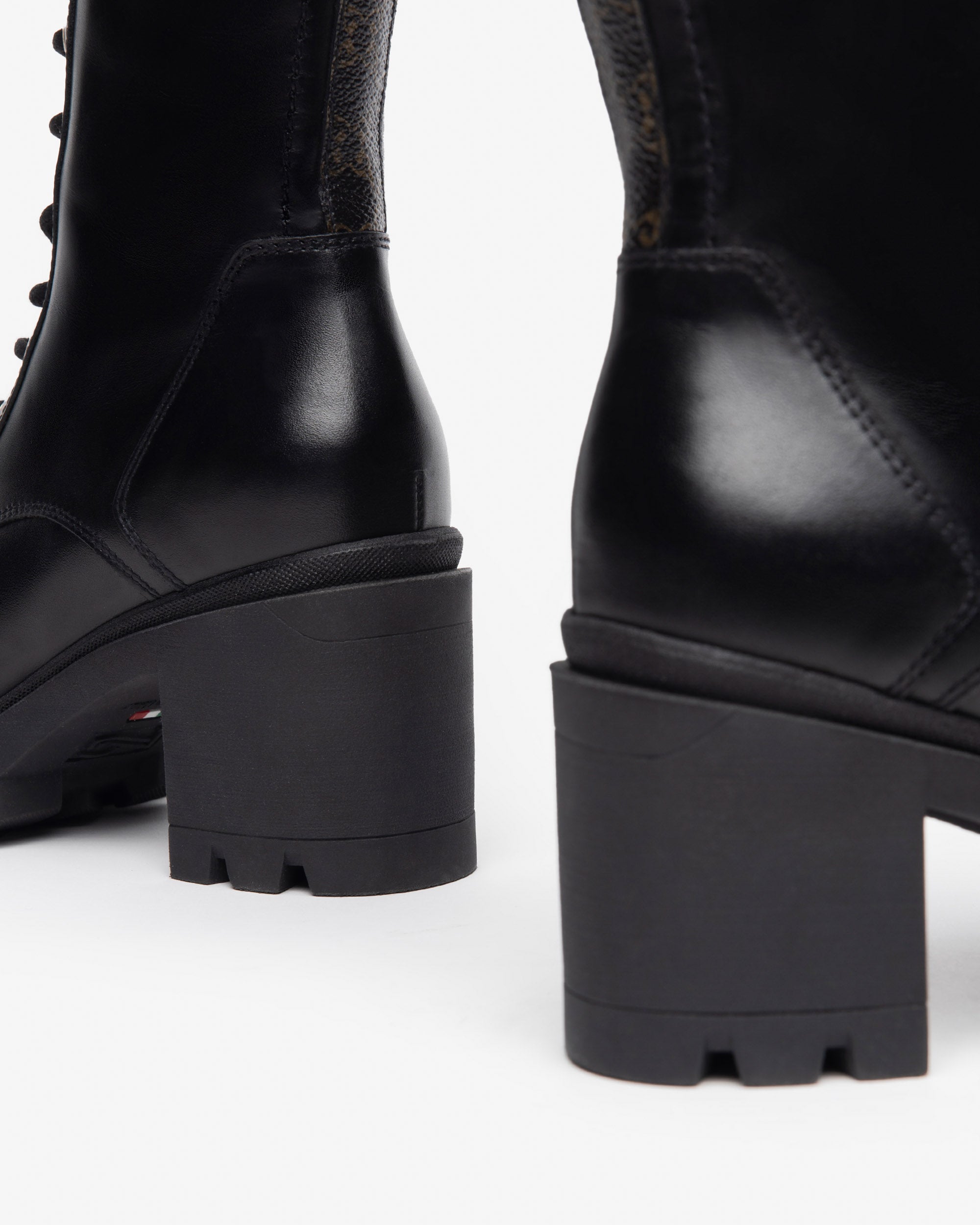 Nero Giardini Boots bottes cuir femme détails métal