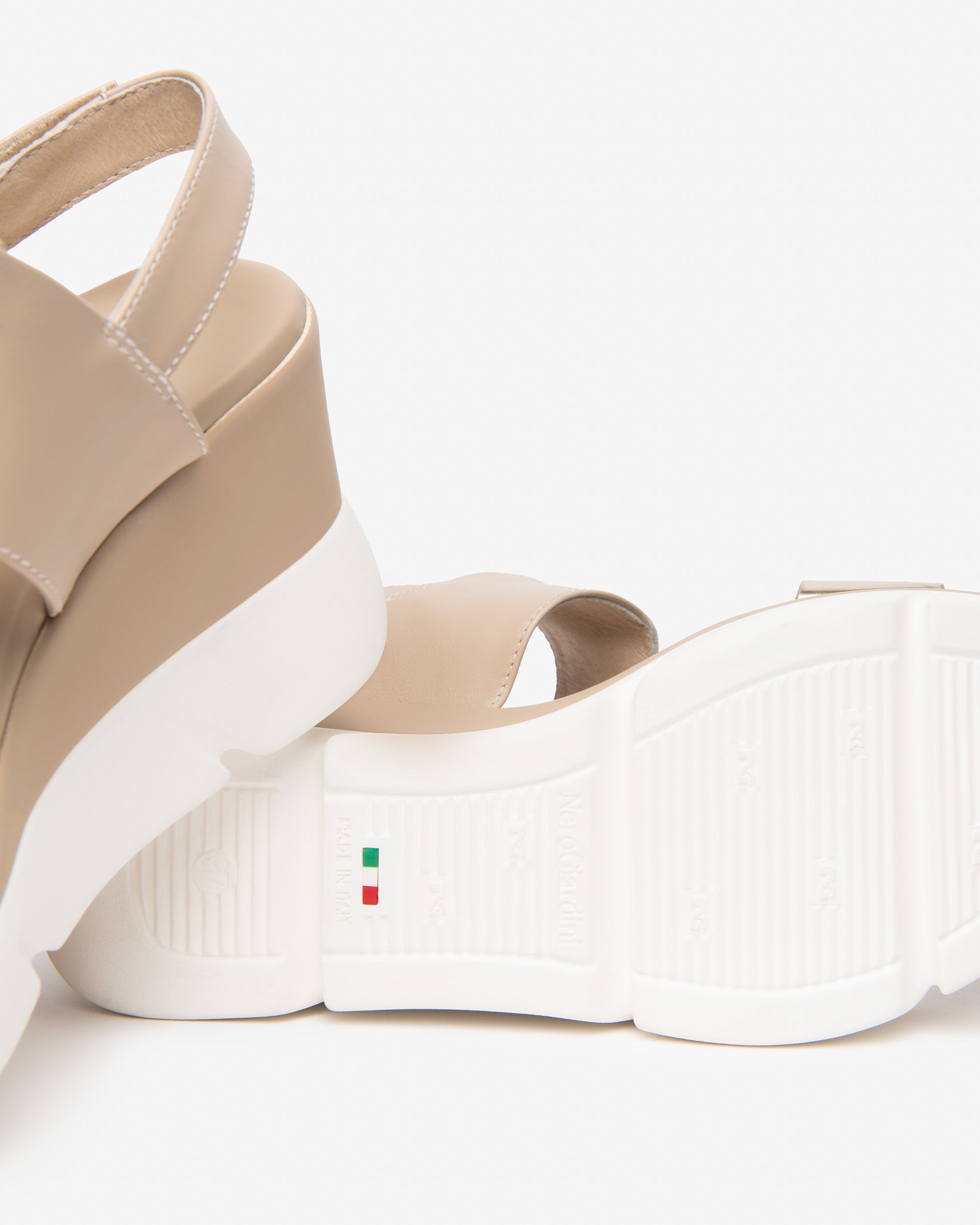 Nero Giardini Sandals sandales tissu technique femme 38