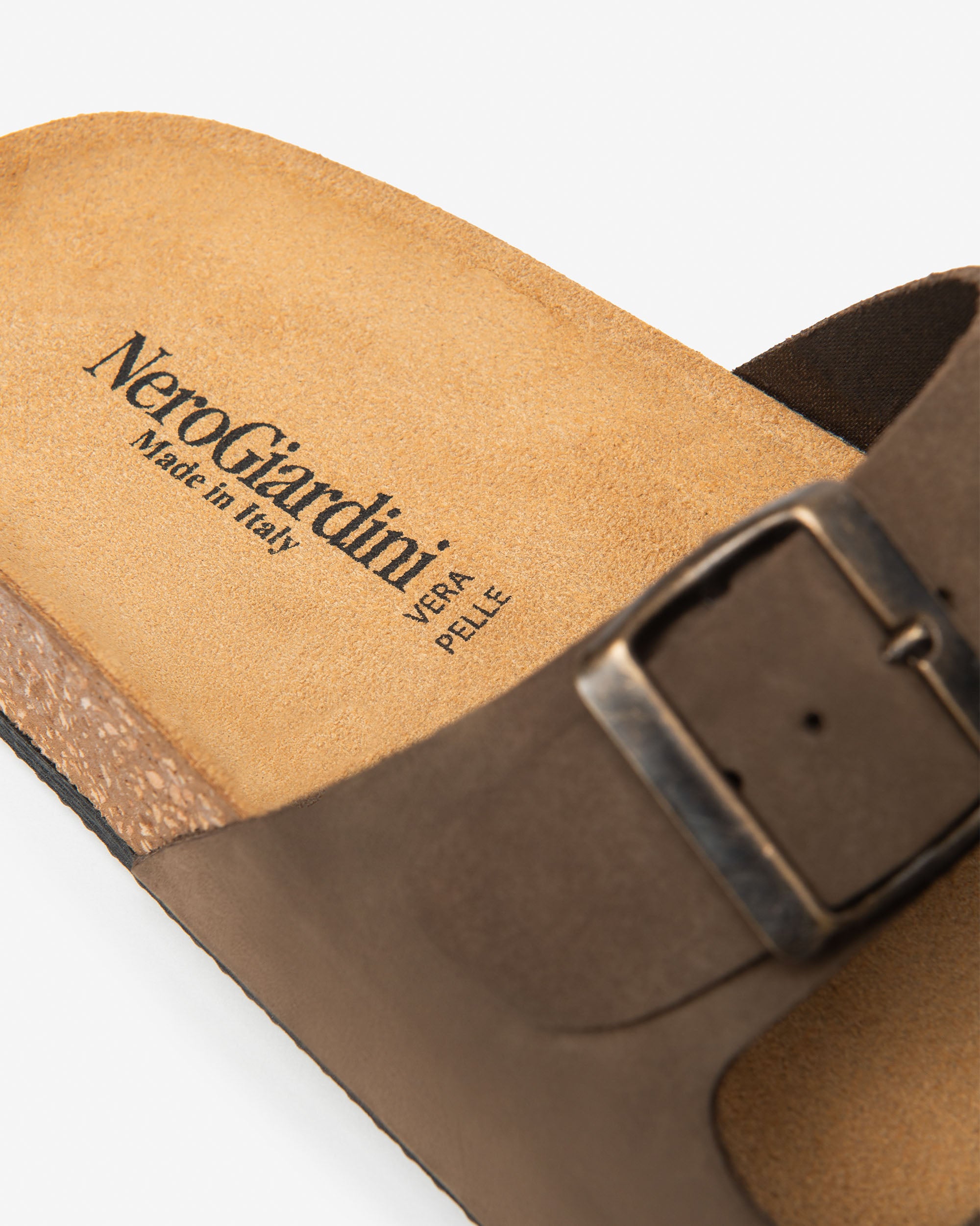 Nero Giardini Slippers claquettes cuir homme 43